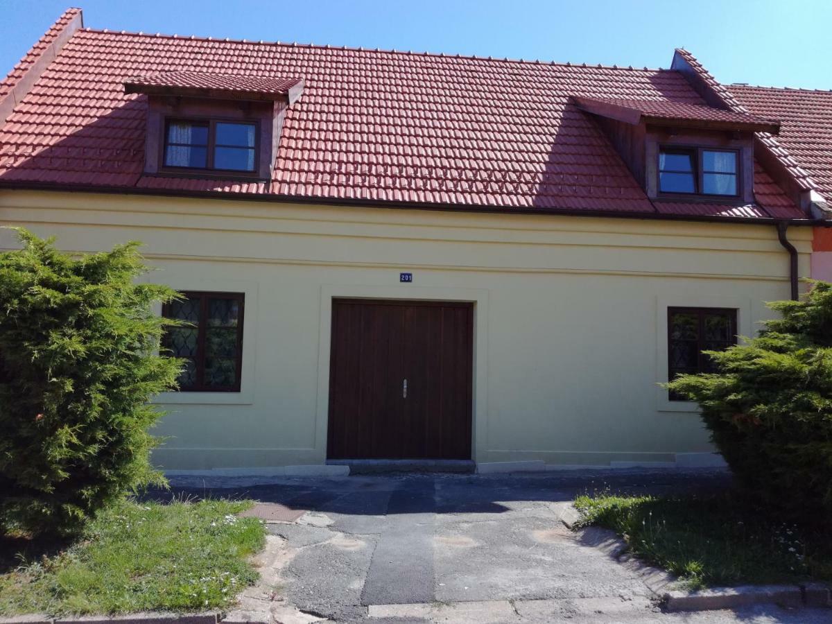 Na Letnim Byte Kouřim エクステリア 写真