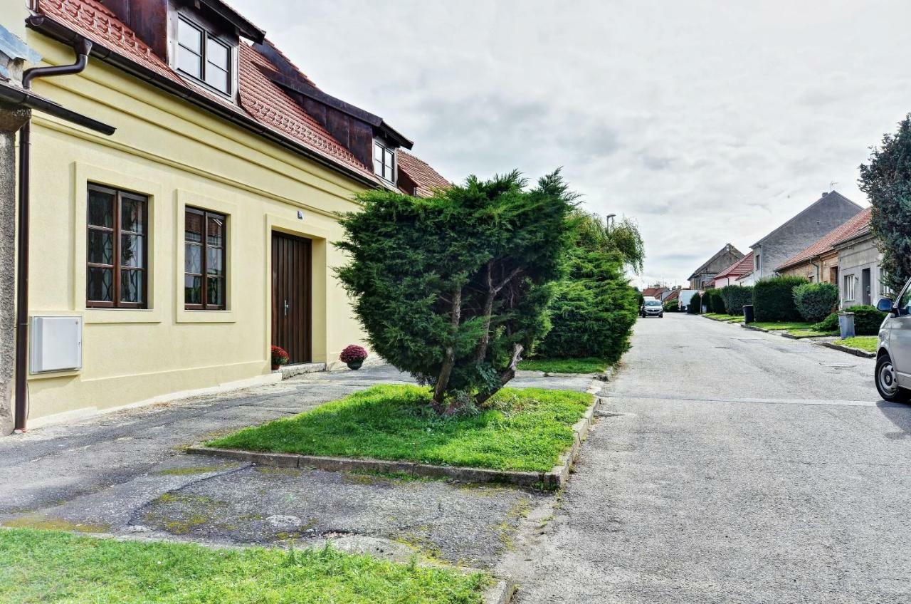 Na Letnim Byte Kouřim エクステリア 写真